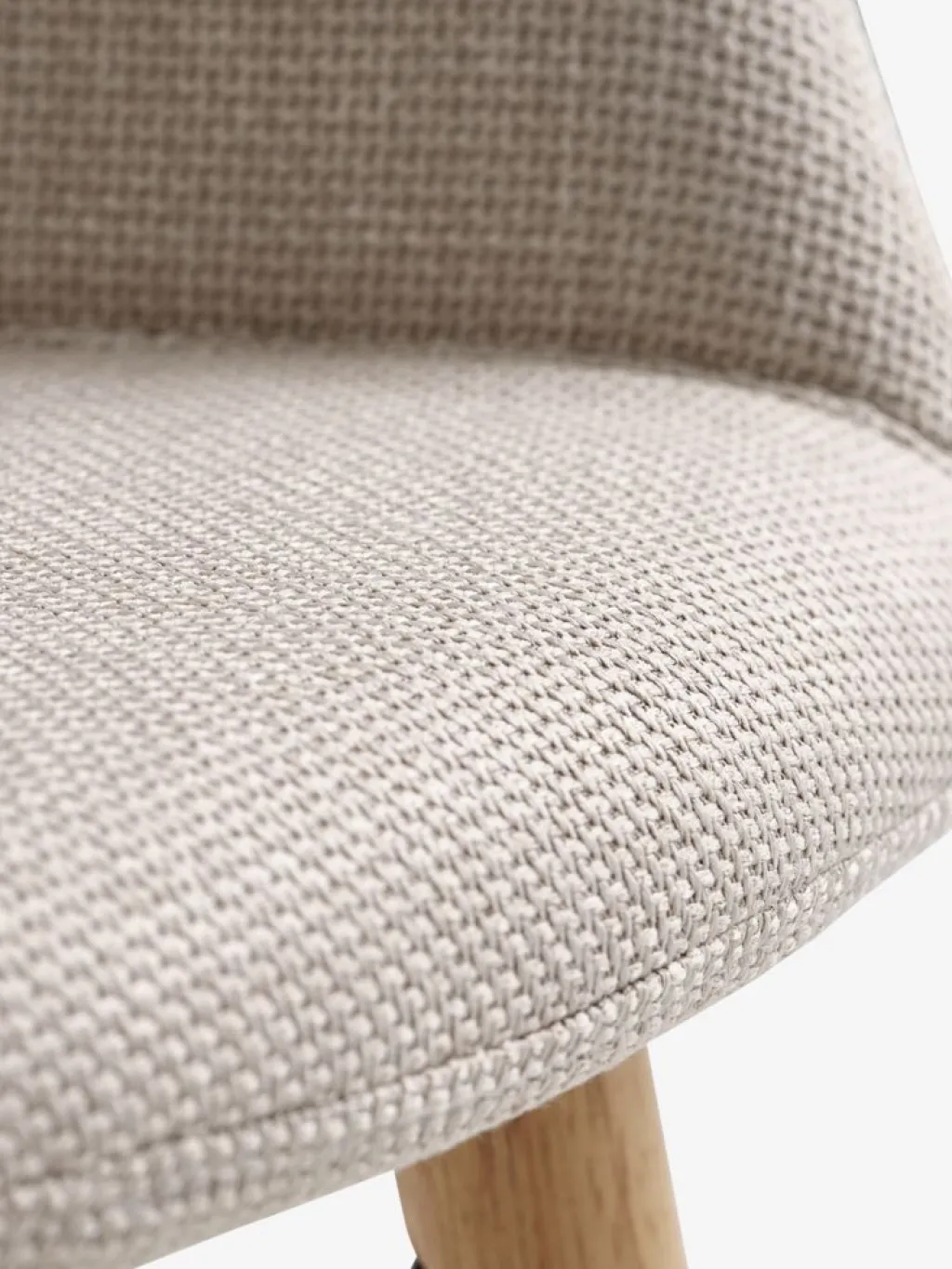 Sillas De Comedor>JYSK ADSLEVSilla de comedor ADSLEV tela beis/color roble natural Beige
