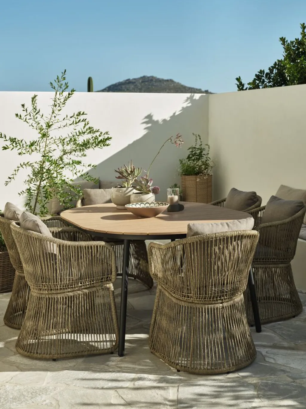 Conjuntos Mesa Y Sillas De Jardín>JYSK AKTIVEN + STORDALENMesa AKTIVEN L118/168 + 4 sillas STORDALEN natural