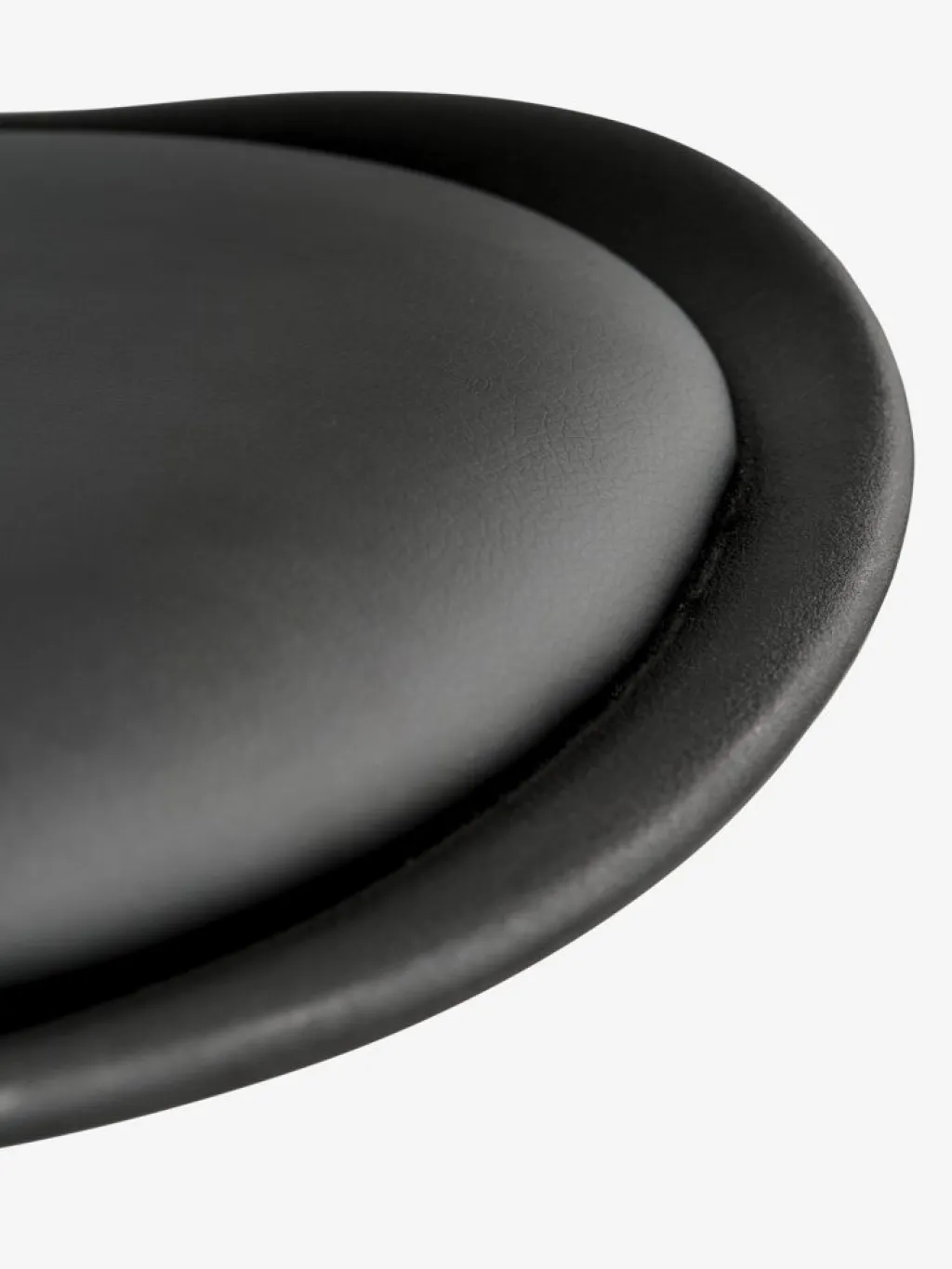 Sillas De Comedor>JYSK BLOKHUSSilla de comedor BLOKHUS polipiel /natural Negro