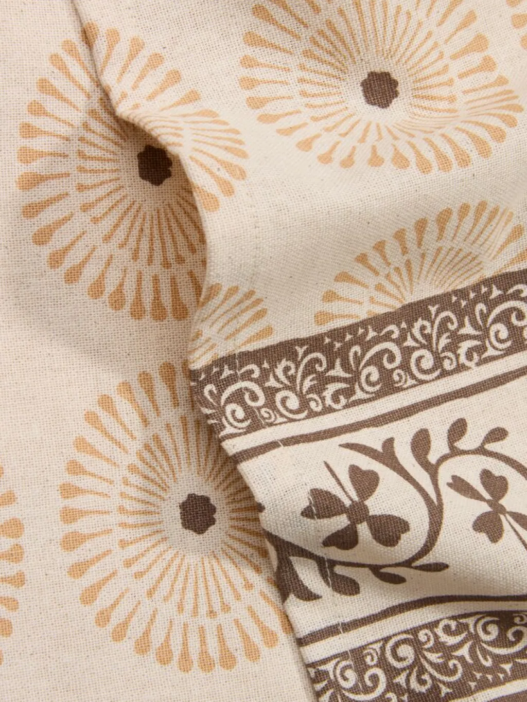 Manteles>JYSK BRUNMYRAKMantel BRUNMYRAK 140x240 marrón claro/marrón