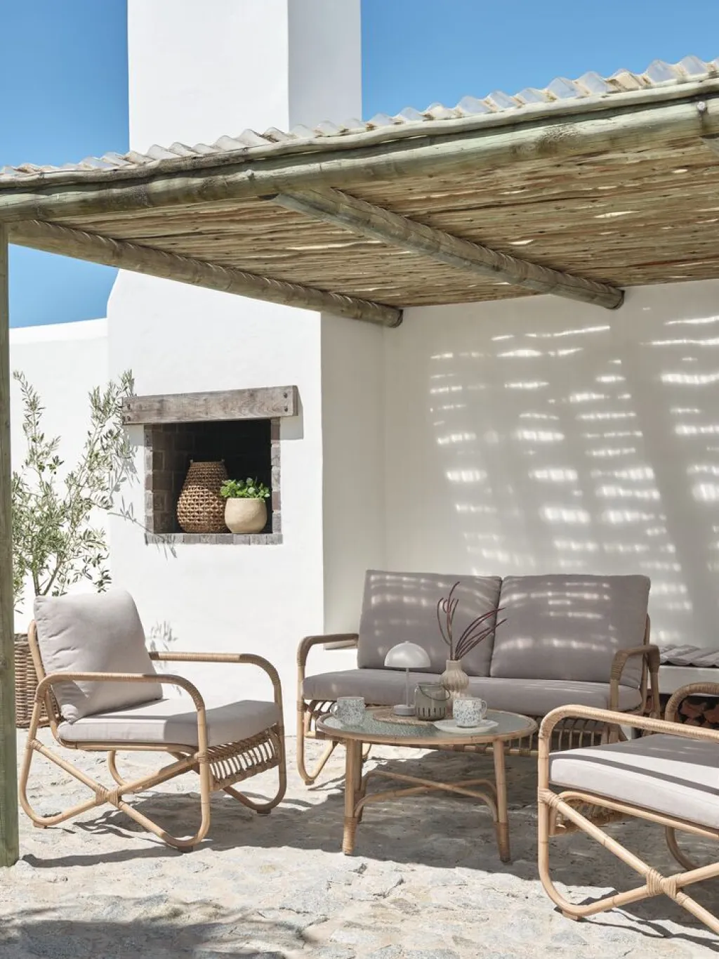 Conjuntos Mesa Y Sillas De Jardín|Muebles De Jardín>JYSK FJANDConjunto muebles jardín FJAND 4 plazas bambú natural