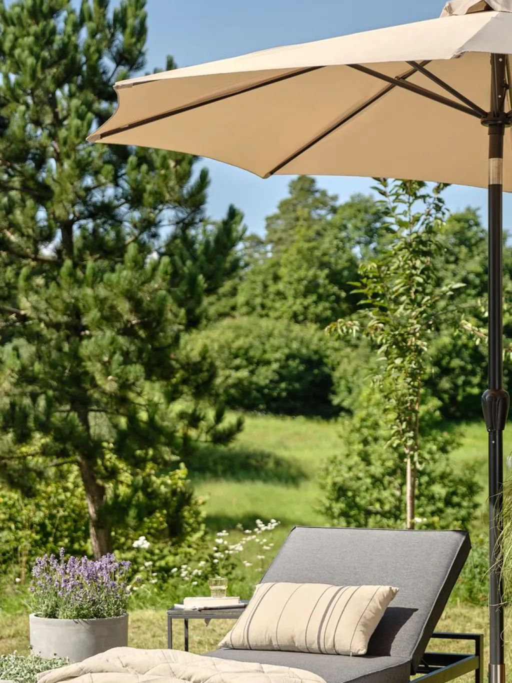 Sombrillas>JYSK HALKSombrilla inclinable HALK Ø300 beis Beige