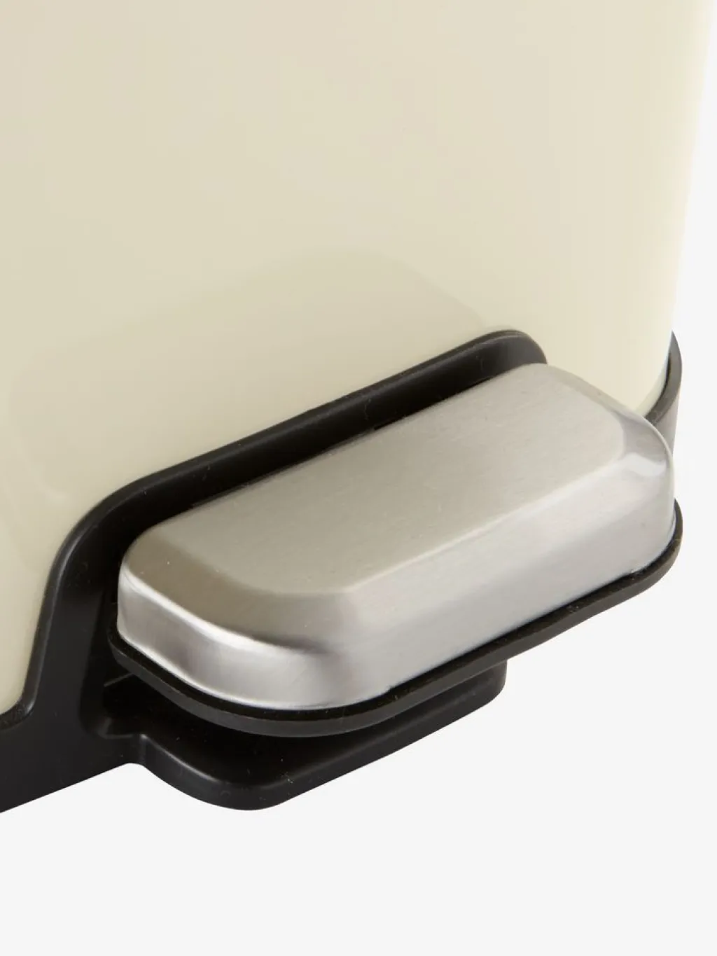 Cubos De Baño|Cuidado Personal>JYSK HALLENCubo con pedal HALLEN 5L con cierre suave color crema