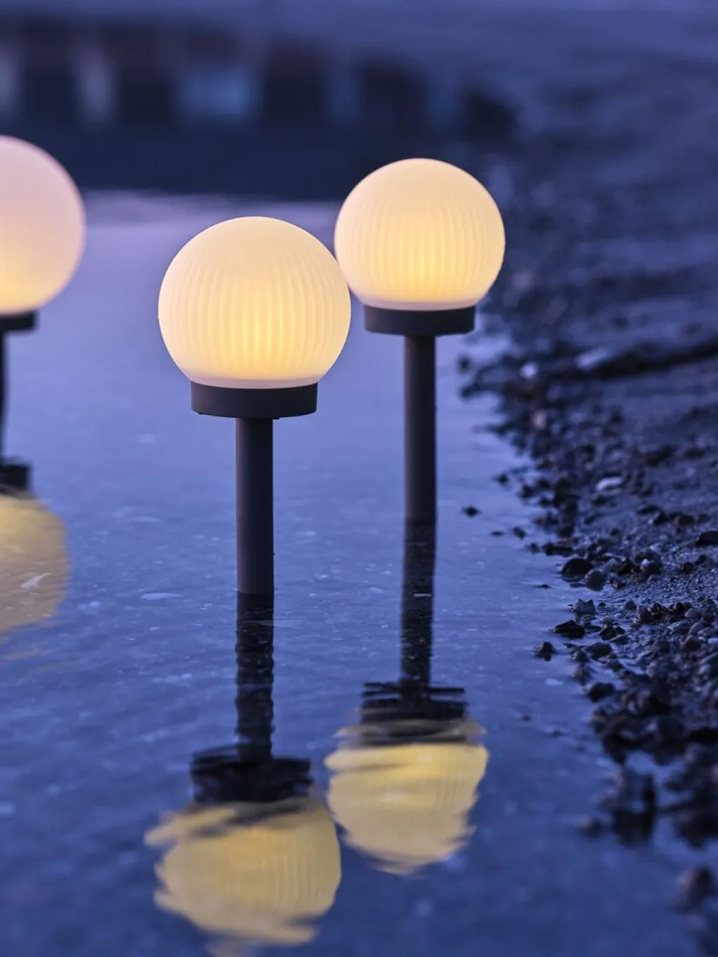 Iluminación Solar>JYSK HAUKUGLELámpara solar HAUKUGLE Ø13xA37cm blanco