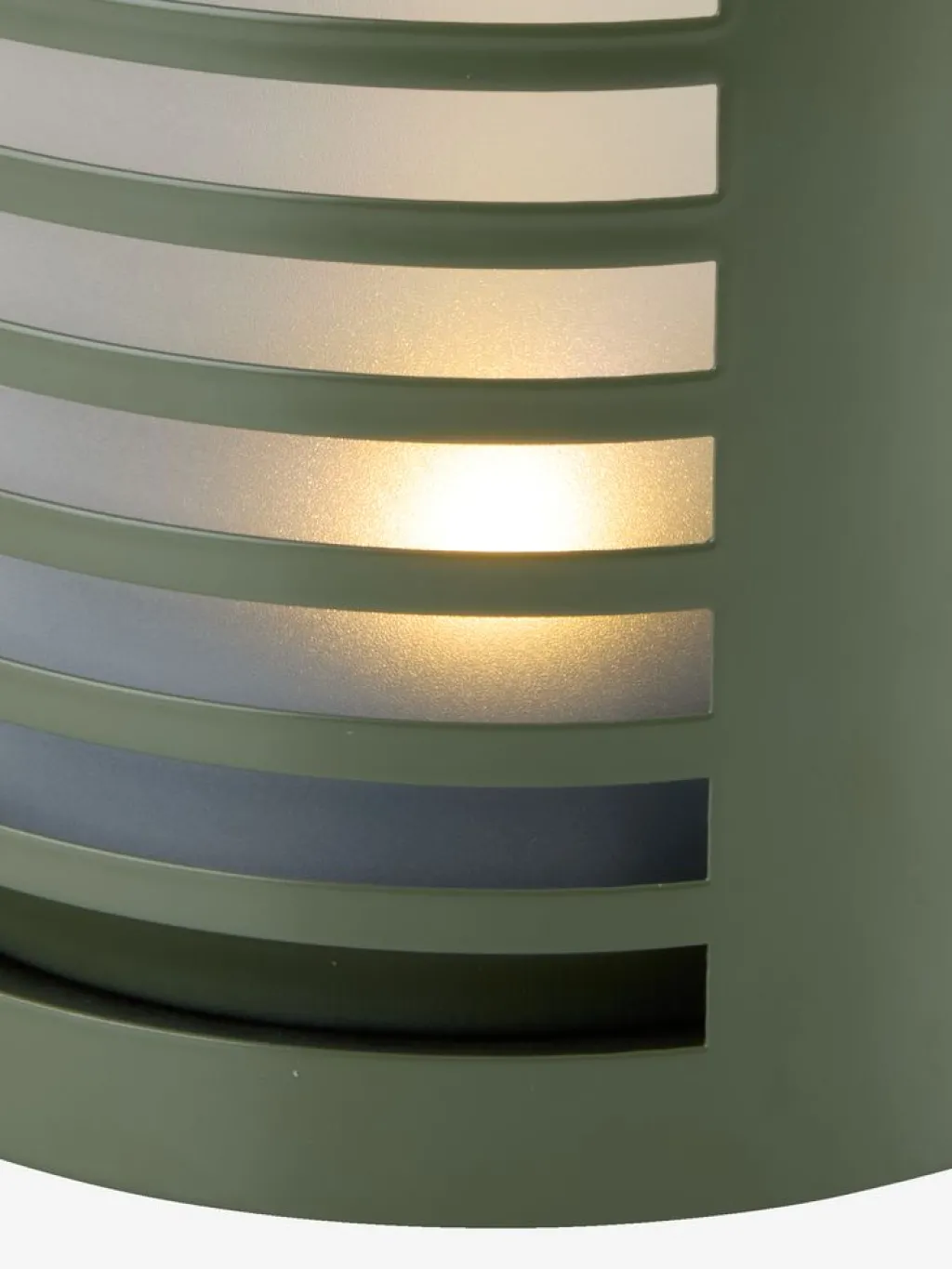Iluminación Exterior>JYSK HAVTERNELámpara a pilas HAVTERNE Ø16xA22cm verde oliva