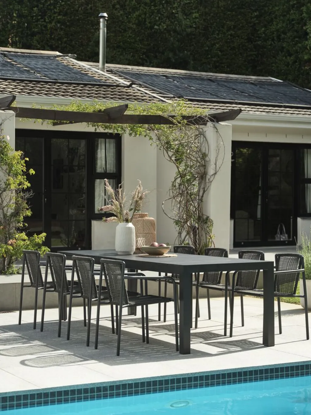 Conjuntos Mesa Y Sillas De Jardín>JYSK HSTEHAVE + KRISTIANSTADMesa HESTEHAVE L205/275 negro + 4 sillas KRISTIANSTAD verde