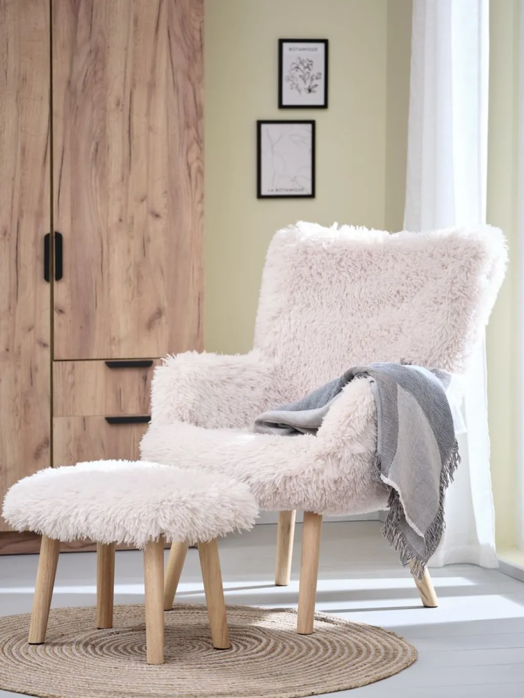 Sillones>JYSK HVILSTEDSillón HVILSTED con reposapiés felpa blanco crudo/natural