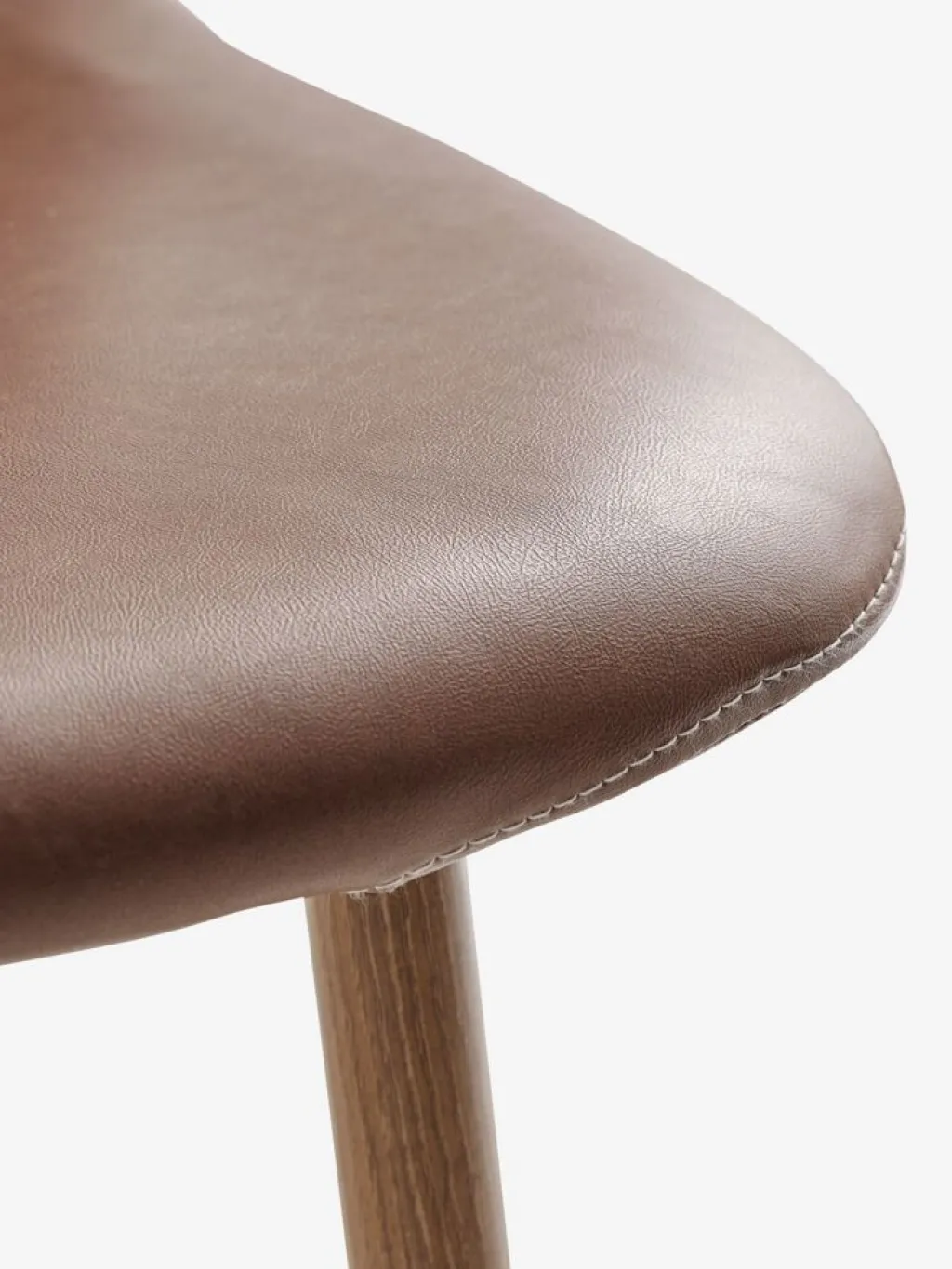 Sillas De Comedor>JYSK JONSTRUPSilla de comedor JONSTRUP polipiel marrón/roble natural Coñac