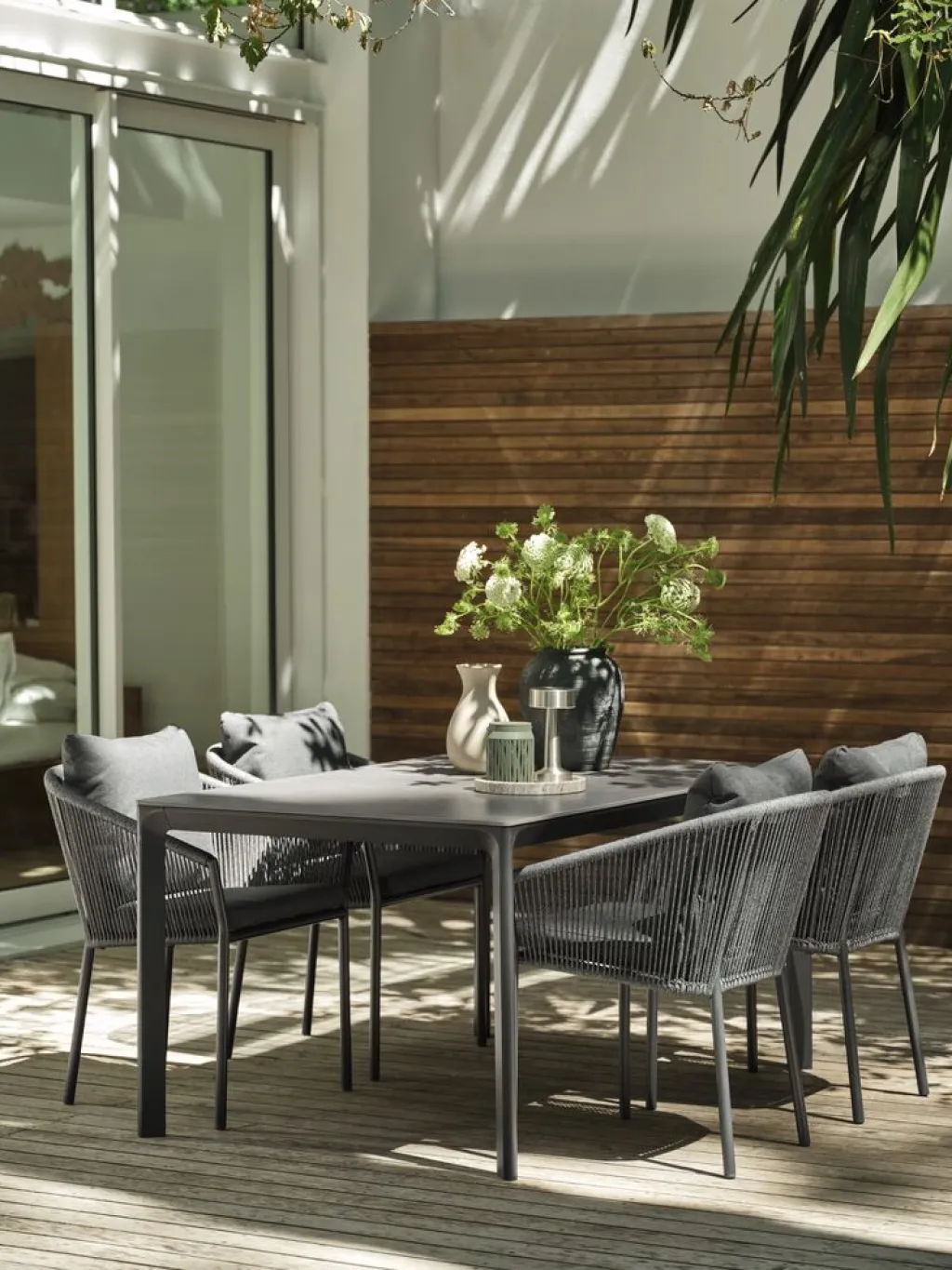Conjuntos Mesa Y Sillas De Jardín>JUTLANDIA KUMLA + GILJAMesa KUMLA L150 + 4 sillas GILJA gris
