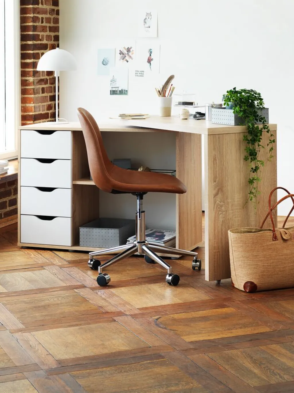 Escritorios|Escritorios Elevables>JYSK LANGAGEREscritorio LANGAGER 41-107x107-165 color roble claro/blanco