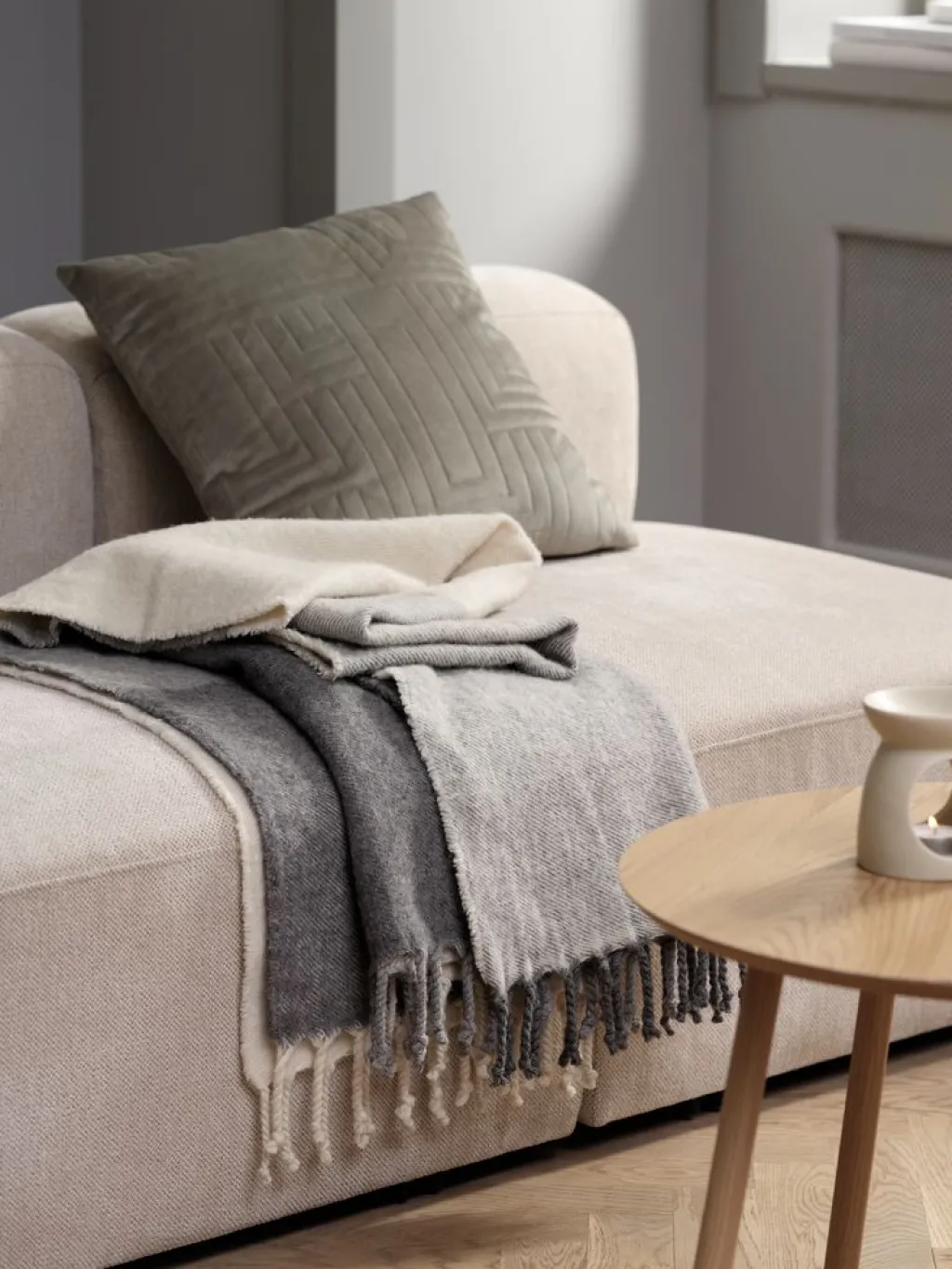 Mantas>JYSK LUNDKARSEManta de lana LUNDKARSE 130x170 gris/beis