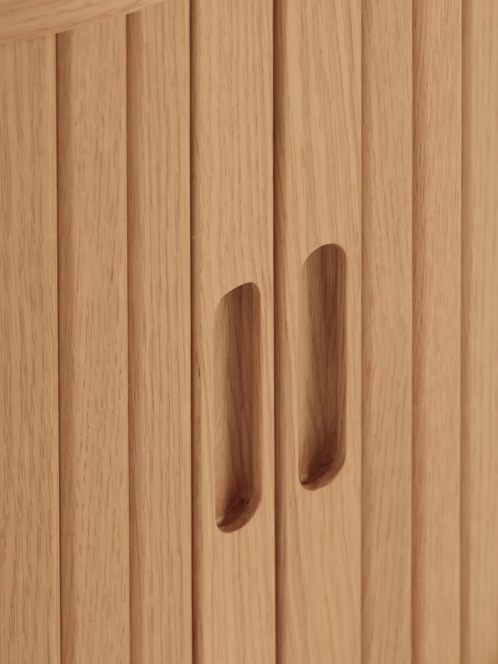 Mesitas De Noche|Mesitas De Noche>Royal Oak LYNGVIGMesita de noche LYNGVIG 2 puertas persiana Roble natural