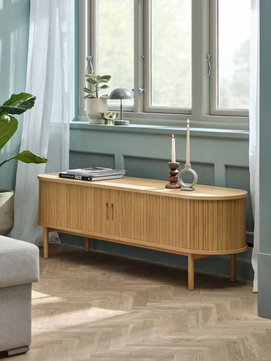Muebles De TV>Royal Oak LYNGVIGMueble TV LYNGVIG 160cm 2 puertas persiana Roble natural