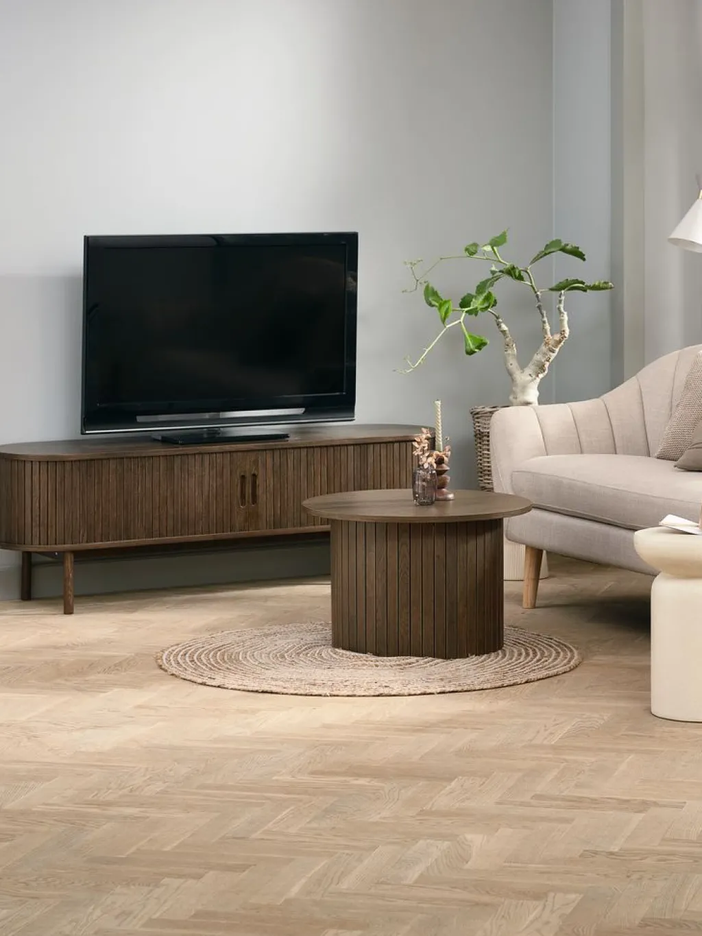 Muebles De TV>Royal Oak LYNGVIGMueble TV LYNGVIG 160cm 2 puertas persiana Roble oscuro
