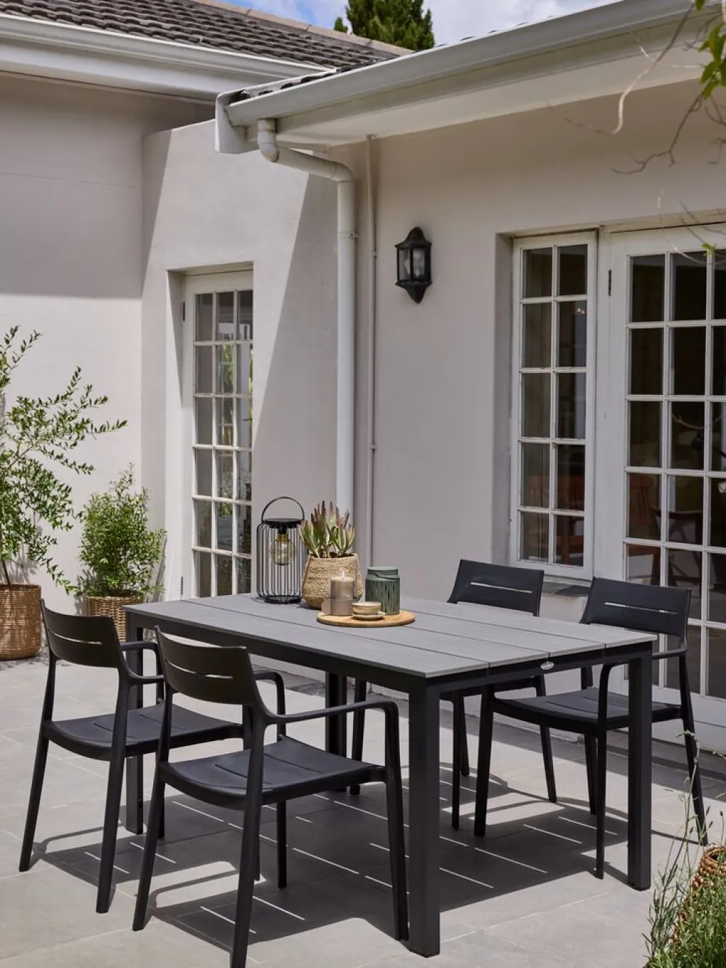 Conjuntos Mesa Y Sillas De Jardín>JYSK MARIELYST + INGSTRUPMesa MARIELYST L150 + 4 sillas INGSTRUP negro Gris