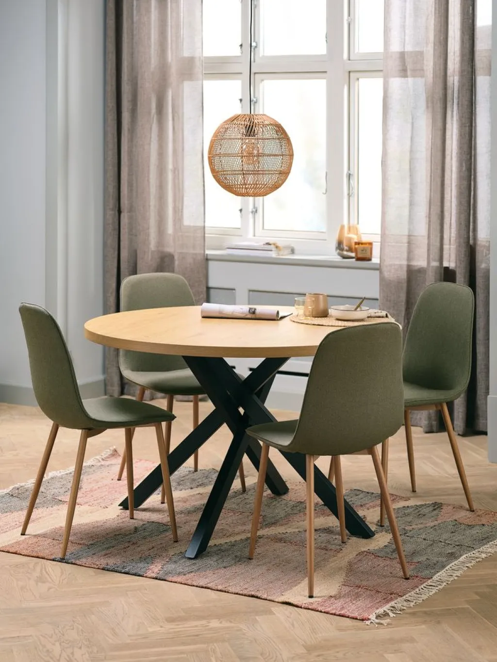 Mesas De Comedor>JYSK NORTOFTMesa de comedor NORTOFT Ø120 color roble cálido/negro