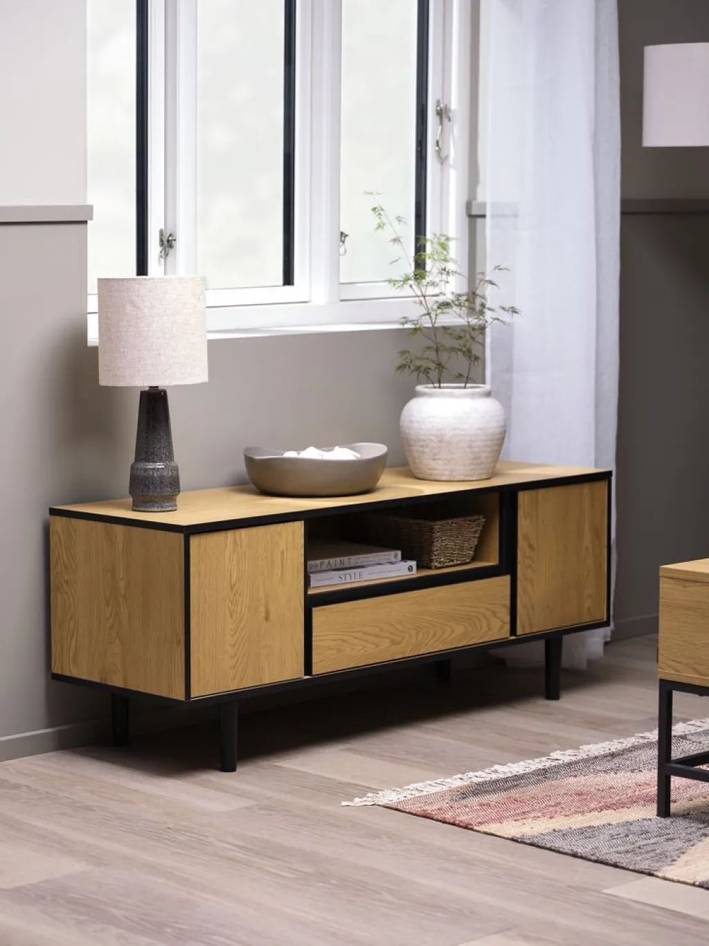 Muebles De TV>JYSK ODENSEMueble TV ODENSE 2 puertas 1 cajón color roble cálido/negro
