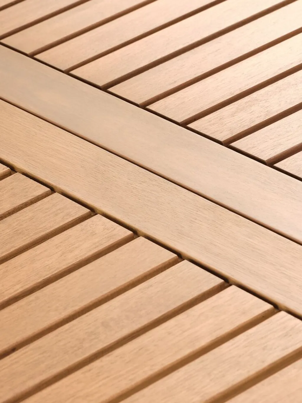 Conjuntos Mesa Y Sillas De Jardín>JYSK RENA + HEMSEDALMesa RENA L54/175 madera dura + 4 sillas HEMSEDAL negro