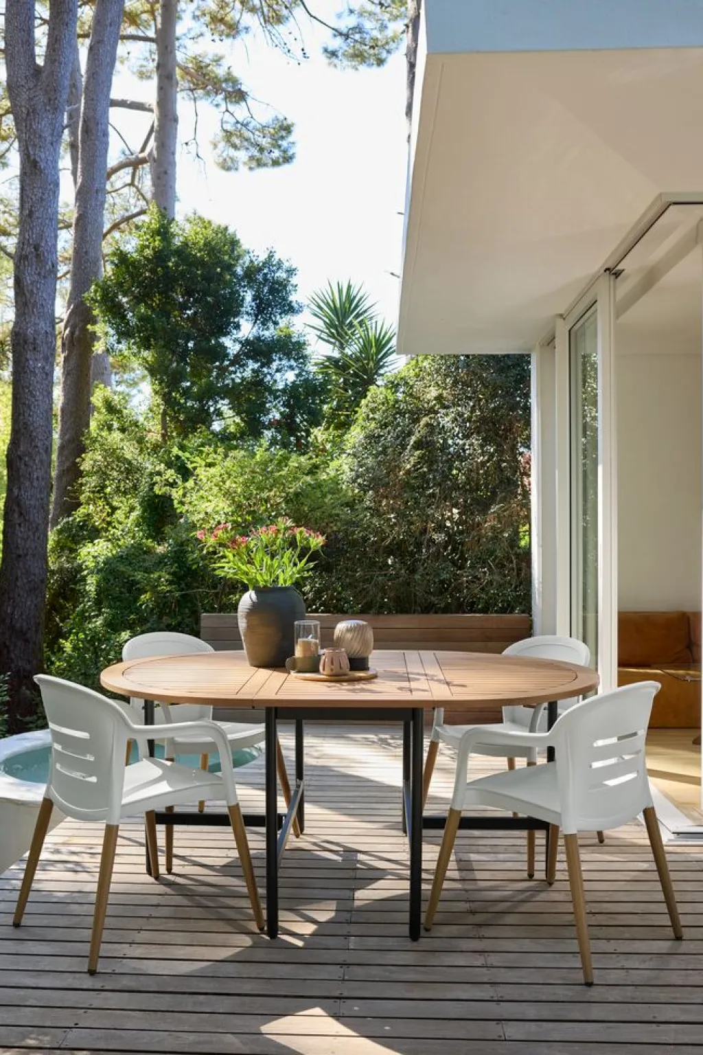 Conjuntos Mesa Y Sillas De Jardín>JYSK RENA + NYLENDIAMesa RENA L54/175 madera dura + 4 sillas NYLENDIA beis