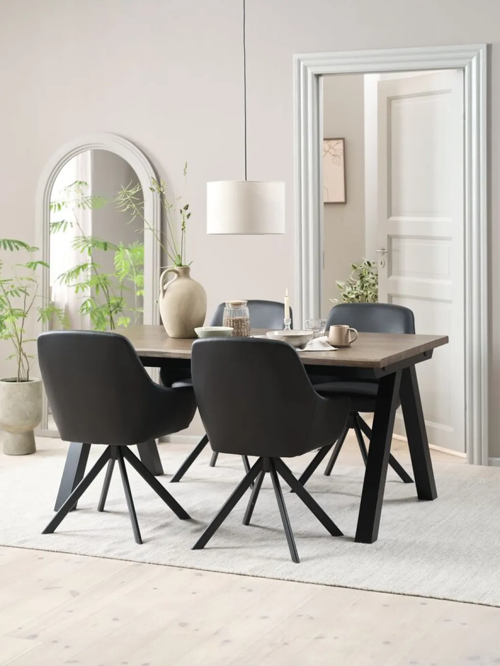 Mesas De Comedor|Conjuntos De Comedor>JYSK SANDBY + ROSTRUPMesa SANDBY L160 roble oscuro + 4 sillas ROSTRUP negro Roble oscuro+Negro
