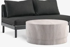 Conjuntos Mesa Y Sillas De Jardín|Muebles De Jardín>JYSK STORLIEN + VOSSConjunto jardín STORLIEN travertino + VOSS 2 plazas negro