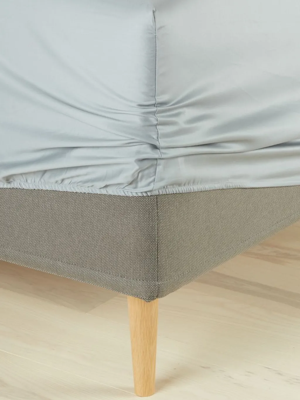Sábanas Para Colchones|Sábanas Para Toppers>KRONBORG TINEGOLDSábana bajera ajustable de satén TINE 90x200x35 Gris claro