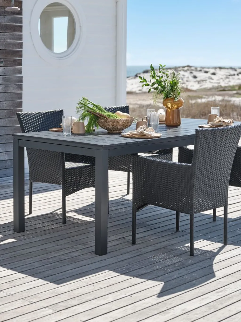 Conjuntos Mesa Y Sillas De Jardín>JUTLANDIA VATTRUP + AIDTMesa VATTRUP L206/321 + 4 sillas AIDT negro