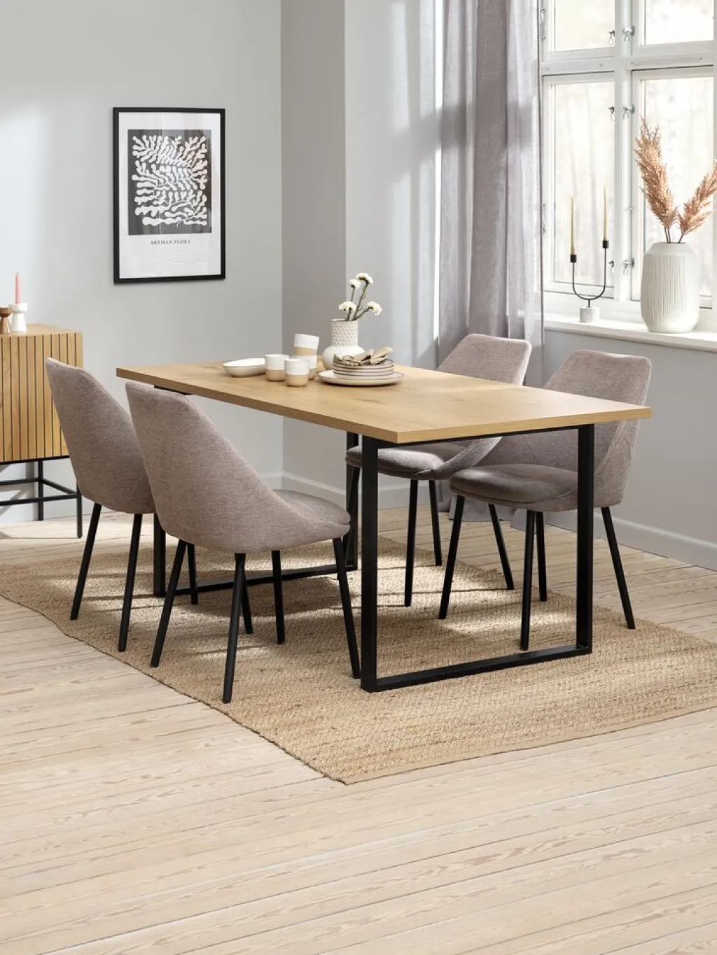 Sillas De Comedor>JYSK VELLEVSilla de comedor VELLEV tela arena/negro