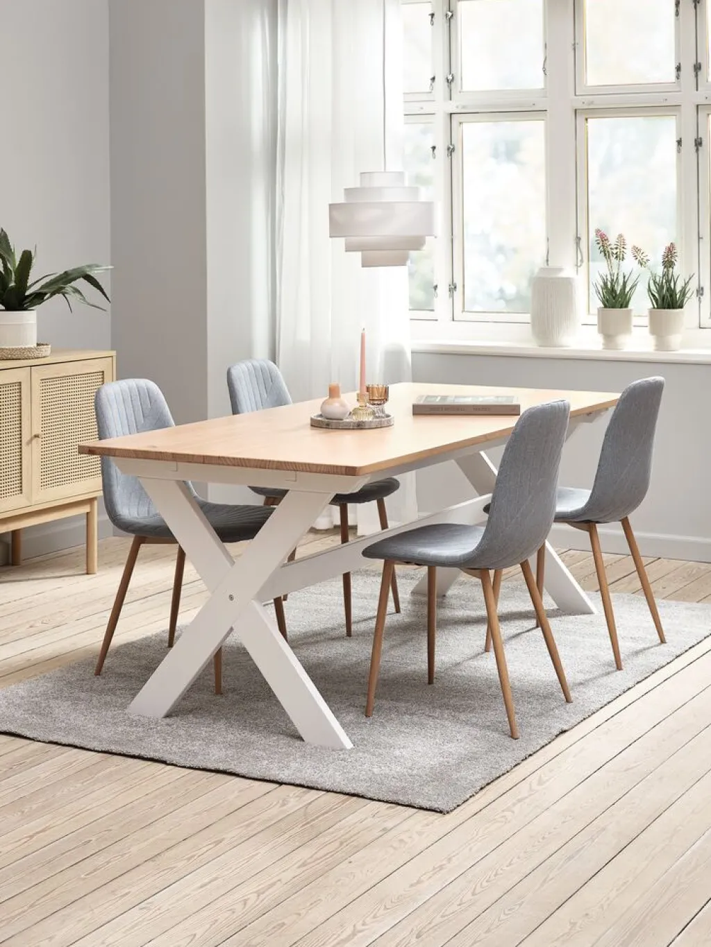 Mesas De Comedor|Conjuntos De Comedor>JYSK VISLINGE + JONSTRUPMesa VISLINGE L190 natural + 4 sillas JONSTRUP azul claro